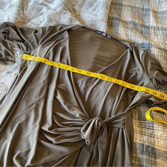 Boohoo Night Party Dress Side Tie Ruched Gathered Deep Plunge Army Green: 10 - Picture 10 of 11